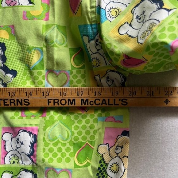 Carebears printed v neck short sleeve scrub top Sz M - Picture 3 of 4